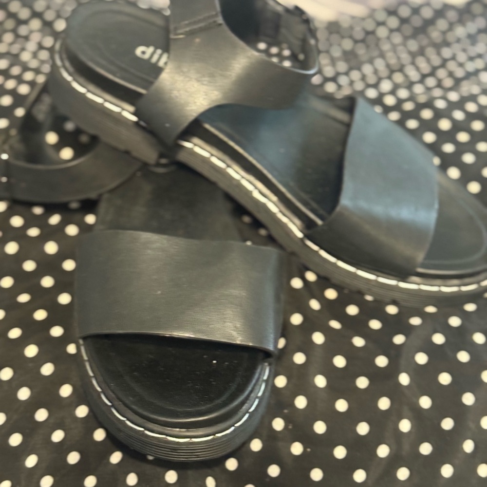 Diba Black Sandals - Picture 2 of 3